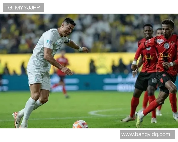 体力超群的足球明星们如何在赛场上展现无与伦比的竞技状态与持久力