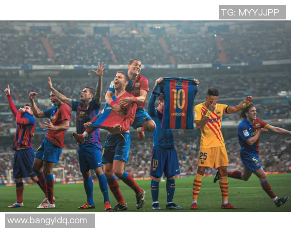 足球明星重返故土引发球迷热潮回归之路充满期待与感动 足球明星重返故土引发球迷热潮回归之路充满期待与感动