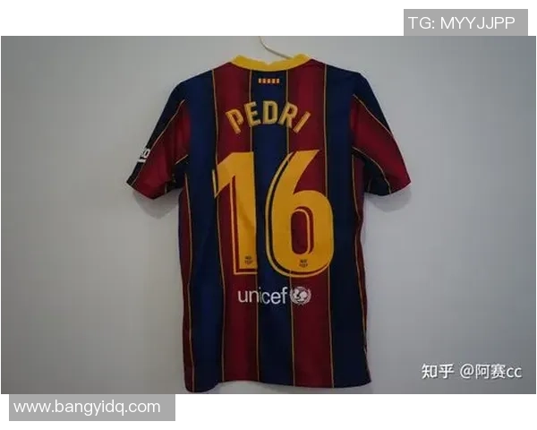 足球明星6号球衣背后的传奇故事与荣耀时刻揭秘 足球明星6号球衣背后的传奇故事与荣耀时刻揭秘